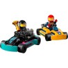 Go-Karts mit Rennfahrern