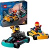 Go-Karts mit Rennfahrern