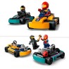 Go-Karts mit Rennfahrern