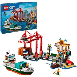 Hafen mit Frachtschiff