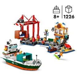 Hafen mit Frachtschiff