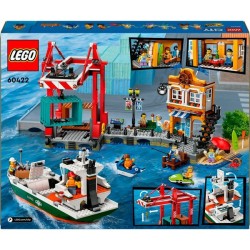 Hafen mit Frachtschiff