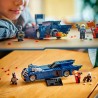 Batman im Batmobil vs. Harley Quinn und Mr. Freeze
