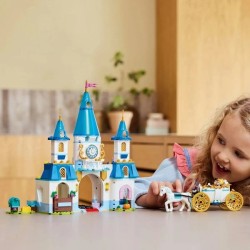 Cinderellas Schloss und Pferdekutsche