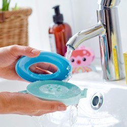 Badewannenspaß: Schwimmende Tierinsel