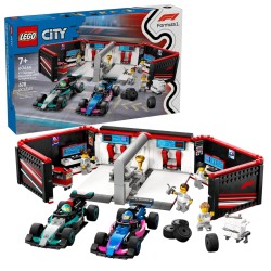 F1 Garage mit Mercedes-AMG & Alpine Rennautos