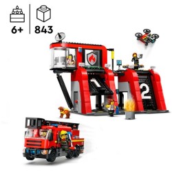Feuerwehrstation mit Drehleiterfahrzeug