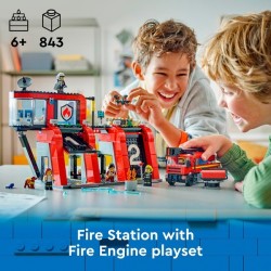Feuerwehrstation mit Drehleiterfahrzeug