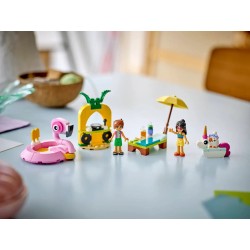 Poolparty mit Einhorn und Flamingo