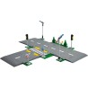 Straßenkreuzung mit Ampeln
