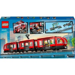 Straßenbahn mit Haltestelle
