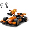F1 Rennfahrer mit McLaren Rennauto